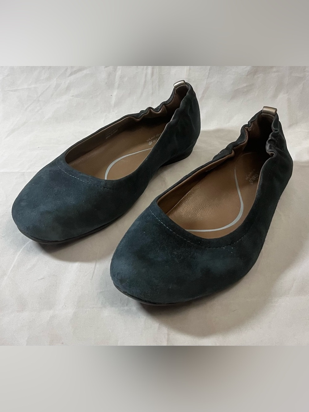 Earthies Women’s Suede Ballet Flats in Dark Green
